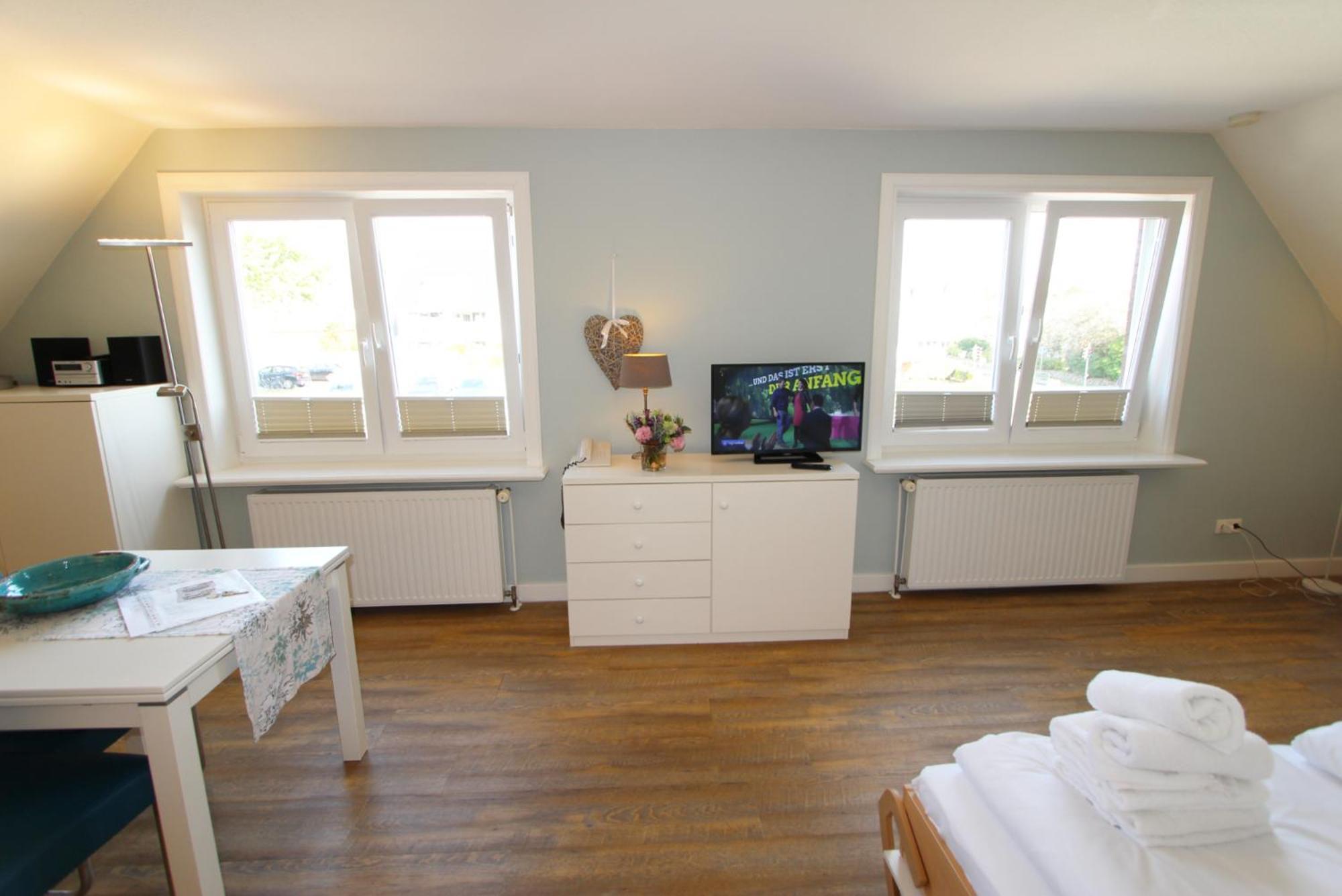 Haus Guenther - Mittelweg 1, App 1 Wenningstedt-Braderup Esterno foto