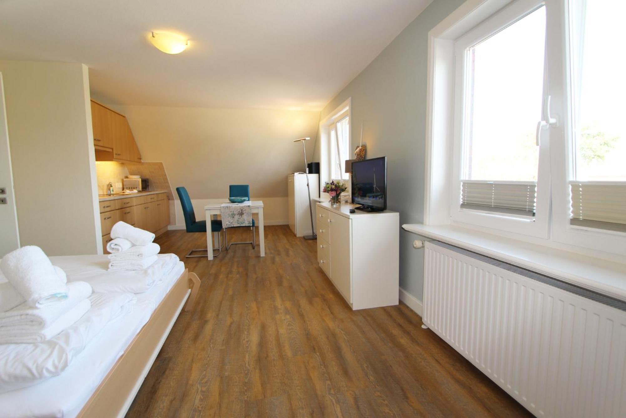 Haus Guenther - Mittelweg 1, App 1 Wenningstedt-Braderup Esterno foto